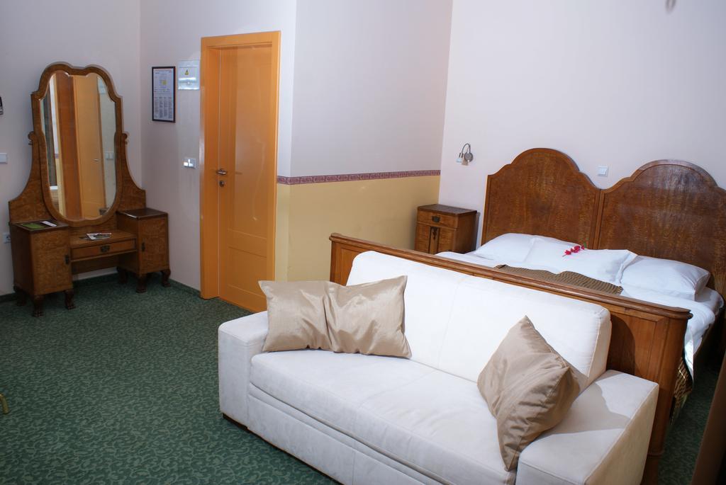 Hotel Park Ptuj Esterno foto